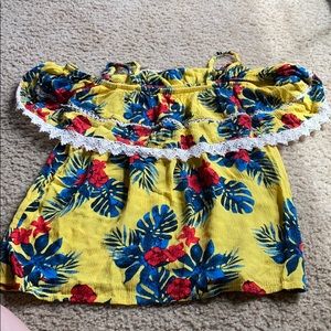 No boundaries off the shoulder top women’s medium